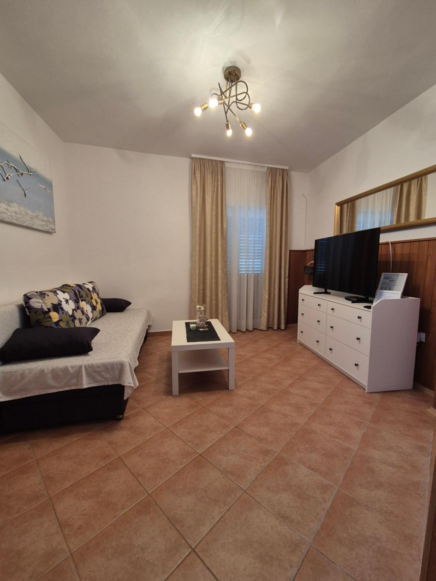 Apartman Smoljic 4+2 Primošten Cameră foto